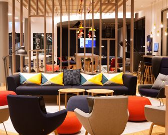 Holiday Inn Express Fürth By IHG - Fürth - Salónek