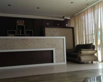 Hotel Party Inn - Bathinda - Front desk