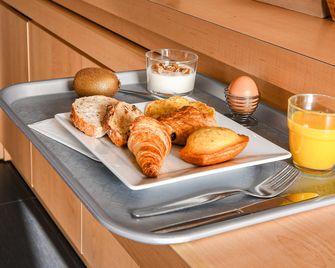 ibis Saintes - Saintes - Food
