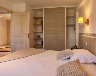 location de vacances Olivier jardin privatif et piscine chauffée partagée - Calvi - Habitación