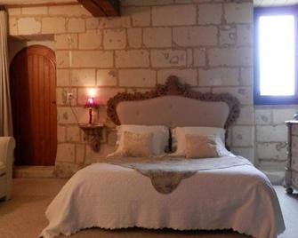 le prieuré - מונסורו - חדר שינה