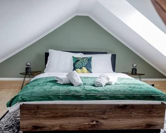 Uniqe I 115qm I 3 Schlafzimmer I Nähe Messe - 哈爾 - 臥室