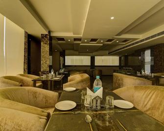 Country Inn Hotels & Resorts - Vrindavan - Restaurant