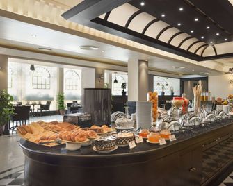 Ramada by Wyndham Bahrain - Manama - Buffet