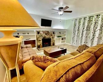 Home Sweet Home in Grass Valley - Grass Valley - Living room