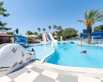 Riverside Garden Resort - Lápithos - Zwembad