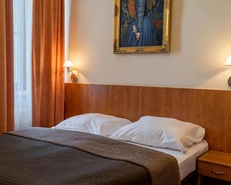 Hotel Grand - Uherske Hradiste - Спальня