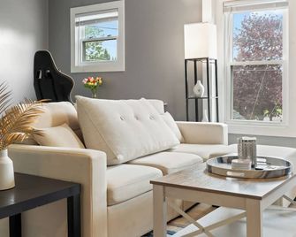 3-bedroom apartment for family vacation in fingerlake region - Hornell - Sala de estar