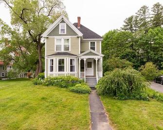 Cozy Studio in Downtown Freeport - Freeport - Building