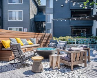 Amazing Sunnyvale 1BR w/ Gym, Pool & BBQ, walk to Apple, by Blueground - Sunnyvale - Patio