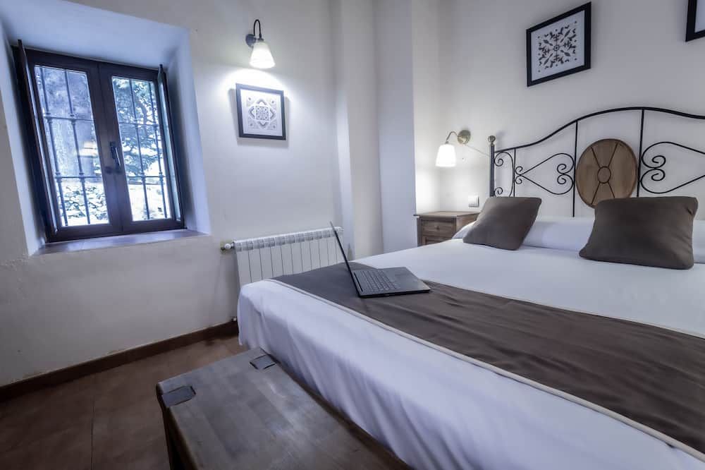 Posada Peña Pintada by Vivere Stays - Cercedilla - Schlafzimmer