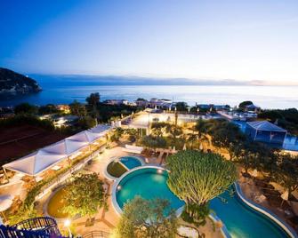 Il Gattopardo Hotel Terme & Beauty Farm - פוריו - בריכה