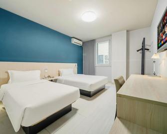 Jinjiang Inn Xiaoshan International Airport - Hangzhou - Bedroom