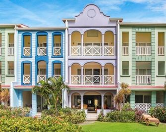 Waterfront Townhouse - Harbour 17 3 Bedroom Townhouse by RedAwning - Rodney Bay - Κτίριο