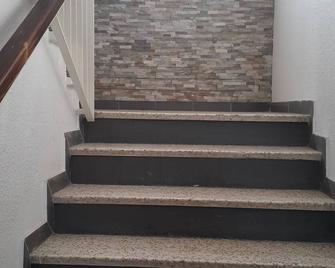 Appatement F4 Type Chalet 3 Chambre Master,chaque Chamber de 20m2+salon de 35m2 - Saint-Véran - Escalier