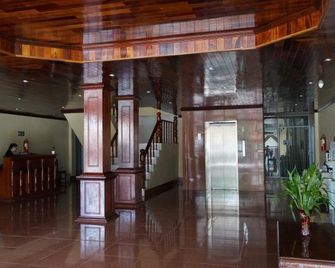 The Grand Riverside Hotel 2 - Vang Vieng - Lobi