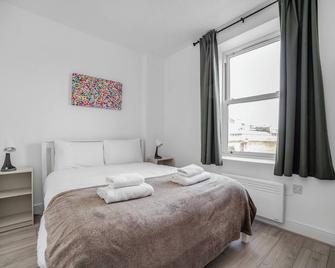 Charming Semi 1-bed Walk To Tower Of London - London - Bedroom