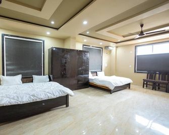 Royal Mansion Lawns - Kanpur - Camera da letto
