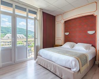 Logis Hotel Le Sablier du Temps - Argentat-sur-Dordogne - Bedroom