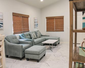 Fox Hollow Resort - Graham - Living room