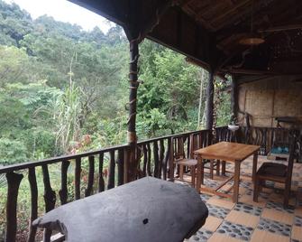 Tangkahan Inn - Bohorok - Balcony