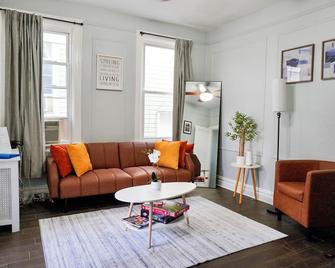 Refugio Invernal en Jersey City, cerca de NYC - Hoboken - Living room