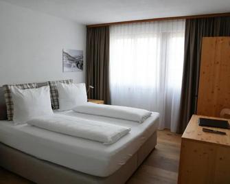 Hotel Surselva - Obersaxen Mundaun - Camera da letto