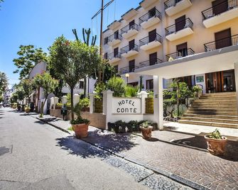 Hotel Conte - איסקיה - בניין