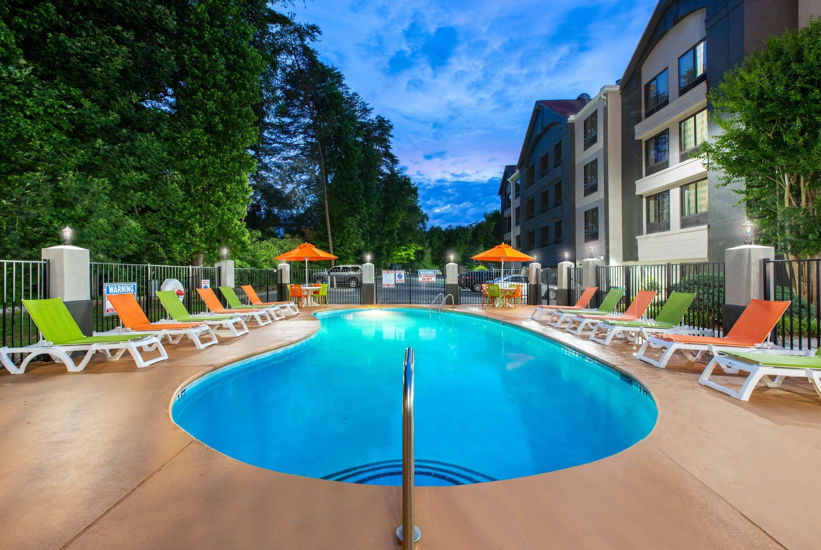 Super 8 by Wyndham Pigeon Forge Dollywood Lane - Pigeon Forge - Bể bơi