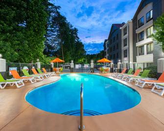 Super 8 by Wyndham Pigeon Forge Dollywood Lane - Pigeon Forge - Piscina