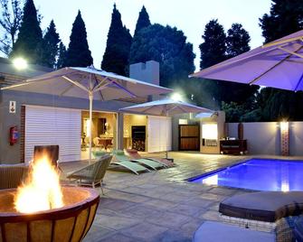 Five O' Clock Zen Boutique Guest House - Centurion - Pool