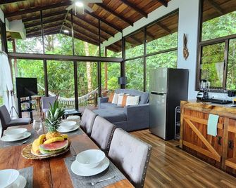 Cabañas Caeli, El Congo, La Fortuna Rainforest Glass Cabin w Suite - La Fortuna - Comedor