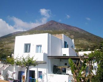 Le Case del Capitano - Stromboli - Building