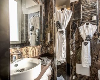 Doria Palace Boutique Hotel - Rome - Bathroom