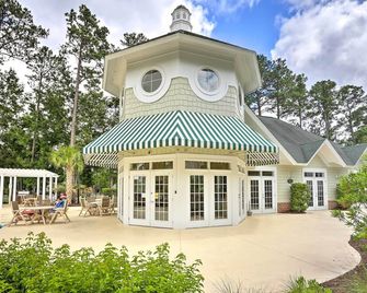 Relax by Pool and Golf Chic Myrtle Beach Condo - Myrtle Beach - Building