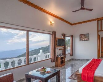Paatli Fort Estate Resort - Uttarkāshi