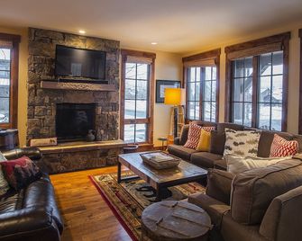 Park Home 8 Tributary Luxury Home Driggs, Id. A/C, Garage Parking - Driggs - Living room