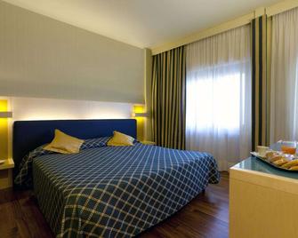 Hotel Velino - Avezzano - Bedroom