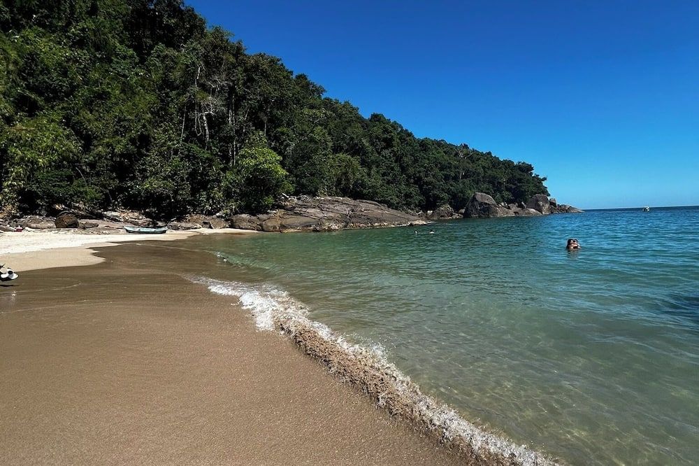 بوسو تريندادي - باراتي - شاطئ