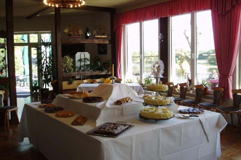 Elbterrassen zu Brambach - Dessau-Rosslau - Buffet