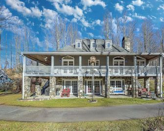 Hamersmith Hollow Retreat by AvantStay Mountain Views - Mars Hill - Building