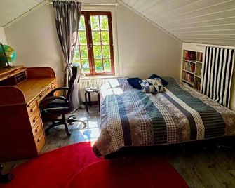 A Lovely House with a Garden in Helsinki - Helsinki - Bedroom