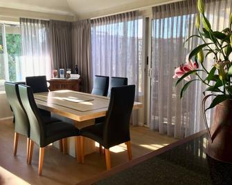 Middleton Bay Retreat - Albany - Dining room