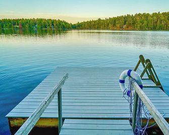 Northern Nest MDI Lakefront Single-Level, Dual King Bedrooms & Private Dock - Mount Desert