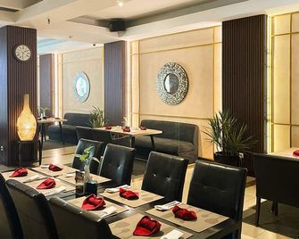 Grage Hotel Cirebon - Cirebon - Restaurant