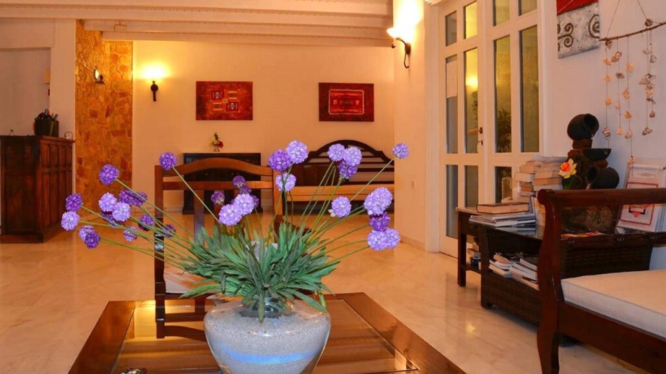 Keros Art Hotel