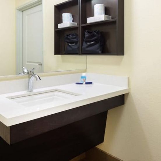 Candlewood Suites Pearl By IHG image 1