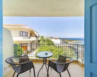 Agia Markella - Vrontádos - Balcony