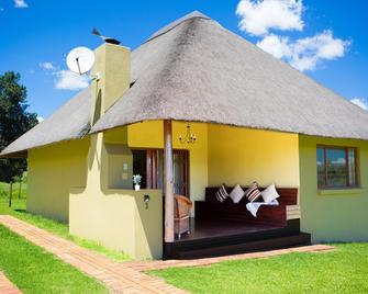 Chalet 01 - Two bedroom Chalet - Krugersdorp - Building