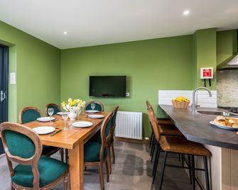 Auchlishie Bunkhouse - Kirriemuir - Eetruimte